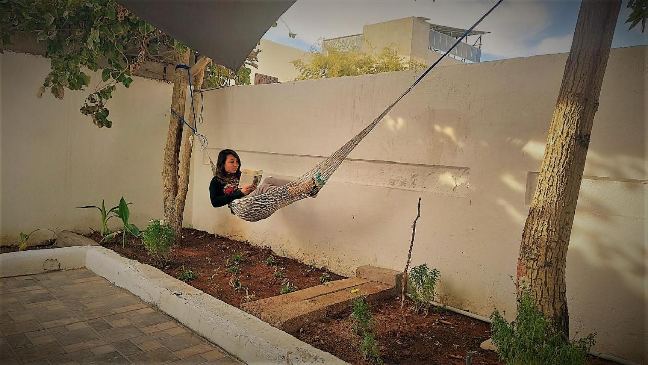 Mango Haus Ostello Aqaba Esterno foto