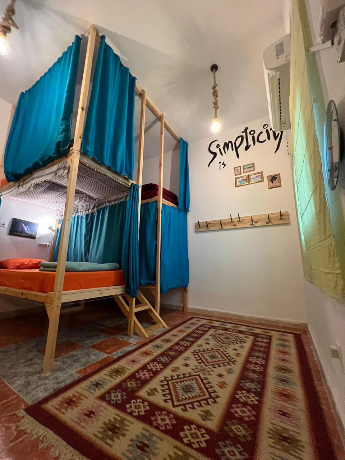 Mango Haus Ostello Aqaba Esterno foto